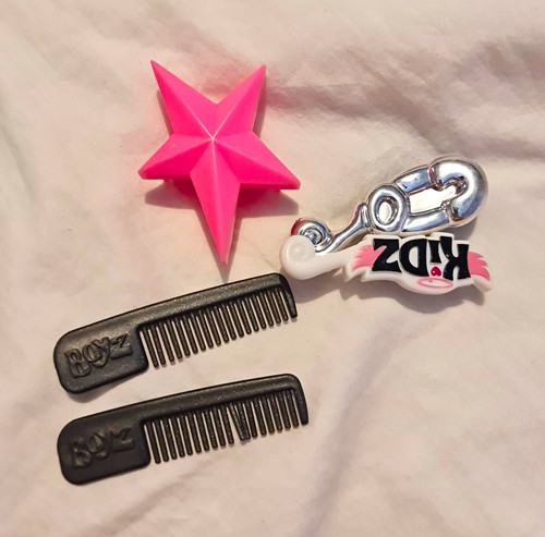 Bratz fashion doll hair brush - bratz,
