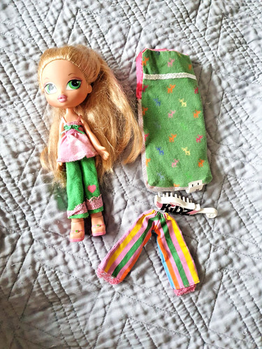 Bratz kidz sleepover cloe doll - kidz,