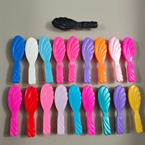 Vintage barbie brush - barbie, mixed